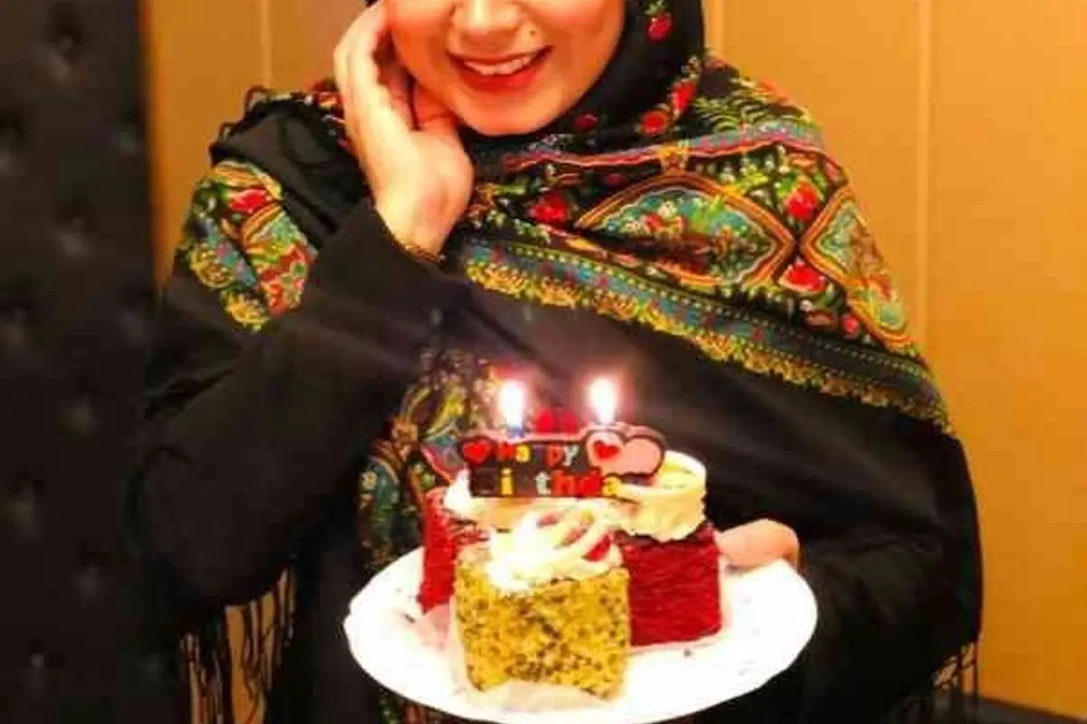 تصاویر متفاوت و جذاب کیک‌های تولد مجریان آبان‌ماهی؛ از کیک 3 بعدی و لاکچری احسان علیخانی تا کیک اناری مژده لواسانی