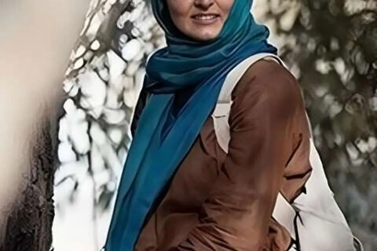 نیلوفر پارسا، بازیگر جوان و موفق ایران با نقش بیتا در «آوای باران» و تولد ۳۳ سالگی؛ از شروع تئاتر تا درخشش در سینما و تلویزیون