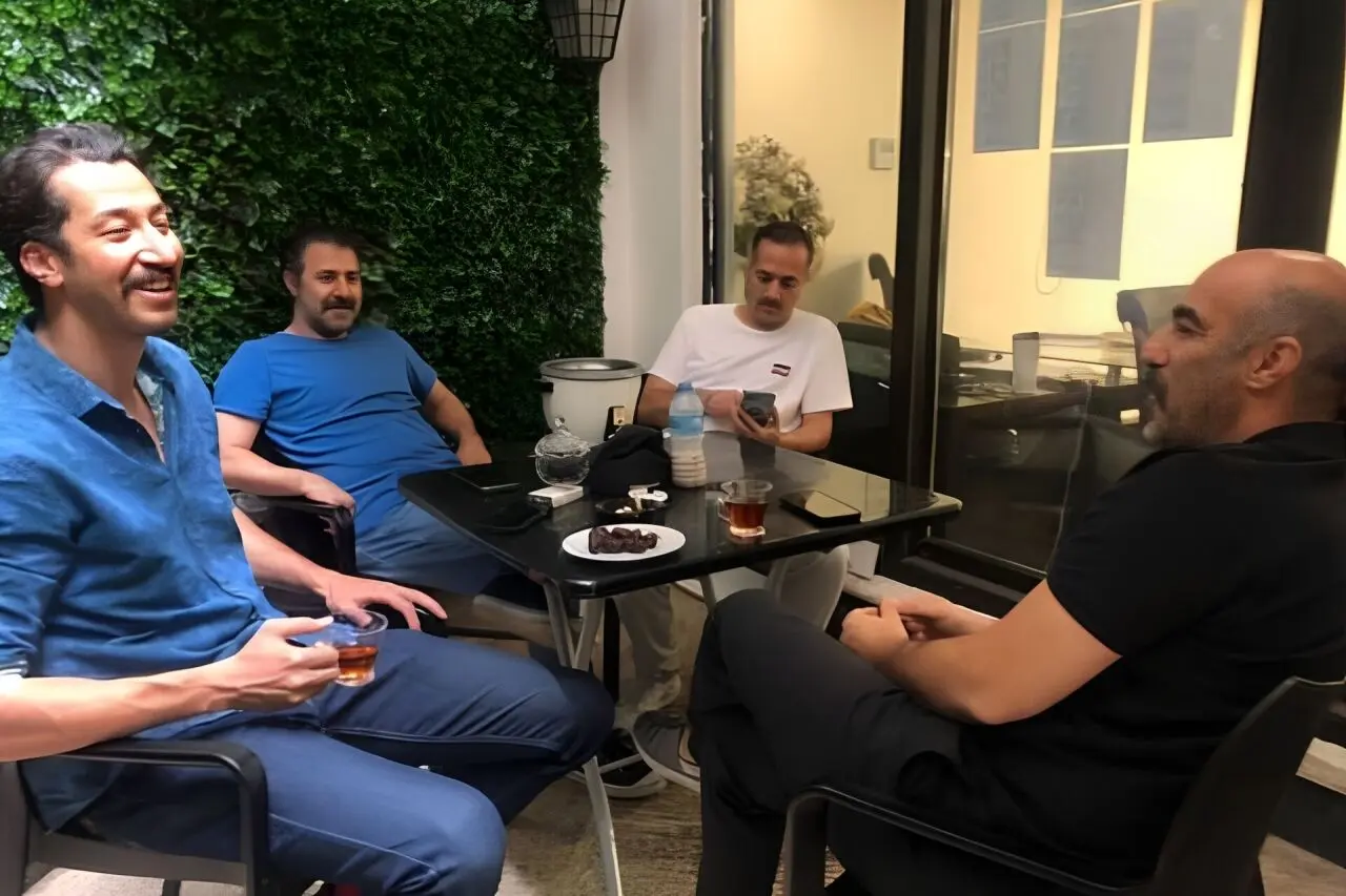 «پایتخت» روی خط قرمز و آبی؛ از نقی استقلالی تا کارگردان پرسپولیسی!