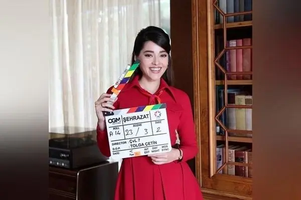 دکوراسیون پاییزی و سنتی سریال شهرزاد در نسخه ترکی با طراحی کلاسیک و عناصر طبیعی