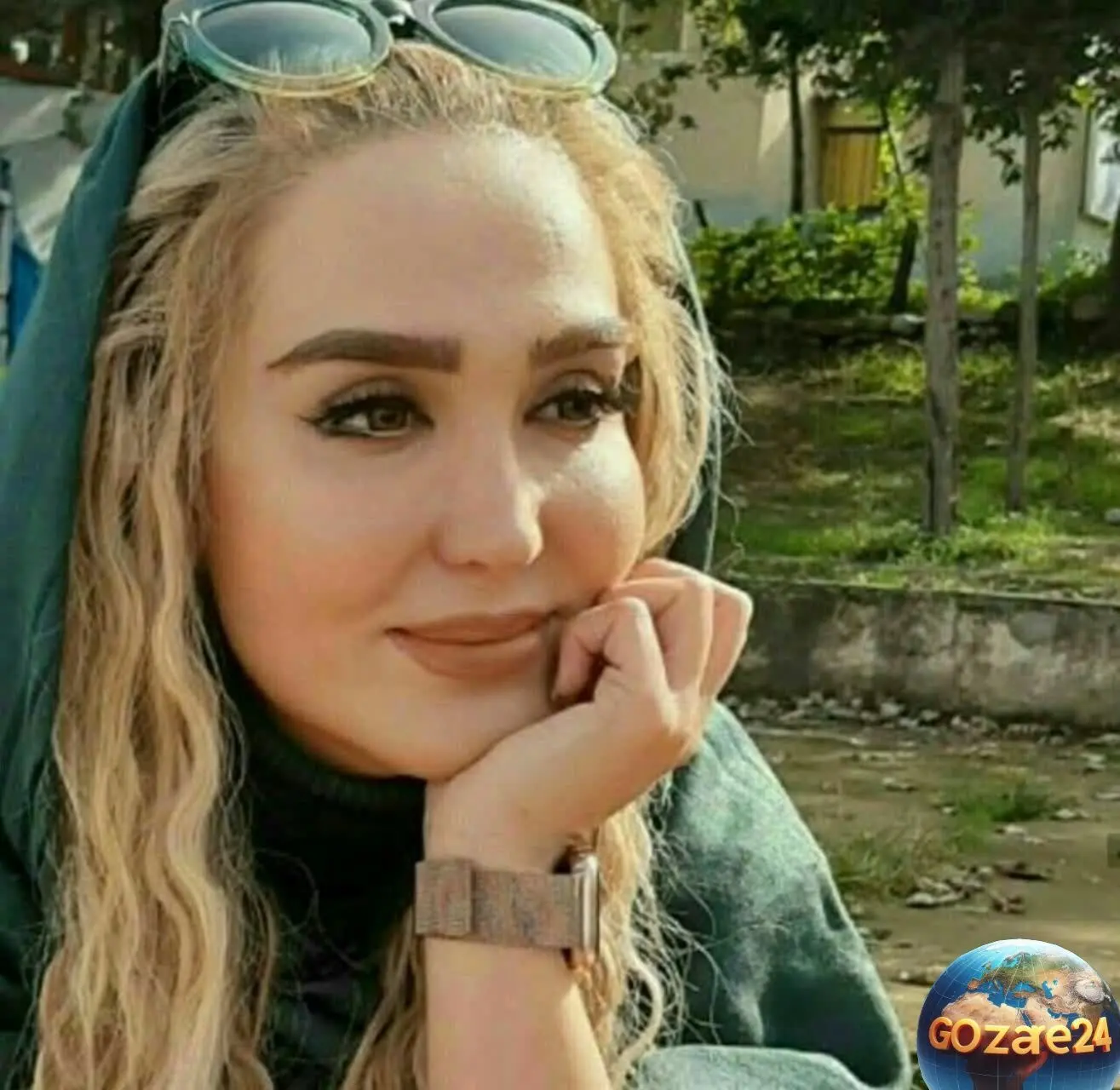 یادی از زنده‌یاد زهره فکورصبور با استایل مونوکروم مشکی در مرکز خرید