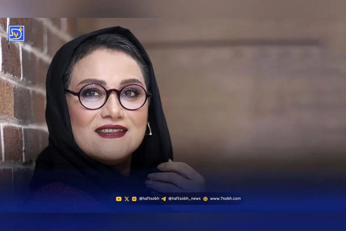 تصاویر جدید از پشت صحنه نمایش «بازی‌های شبانه» و چهره متفاوت شبنم مقدمی در حال اجرای نقش