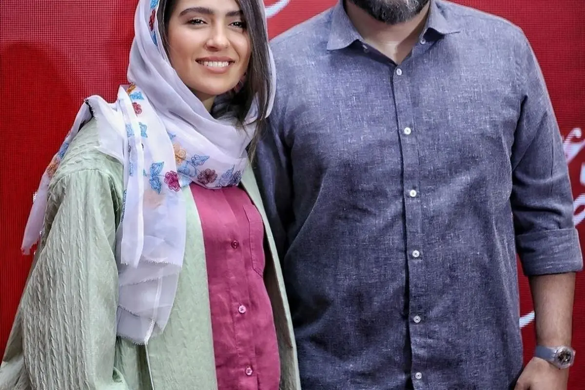 تصویر جدید مونا کرمی در سفر به کویر با استایل خنک و کژوال | بیوگرافی و موفقیت‌های بازیگر محبوب