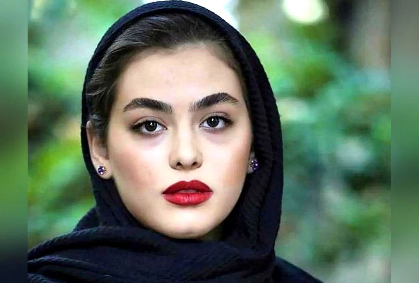 عکس عروسی ریحانه پارسا با لباس عروس در پشت صحنه فیلم + جزئیات بازیگری و فعالیت‌های او