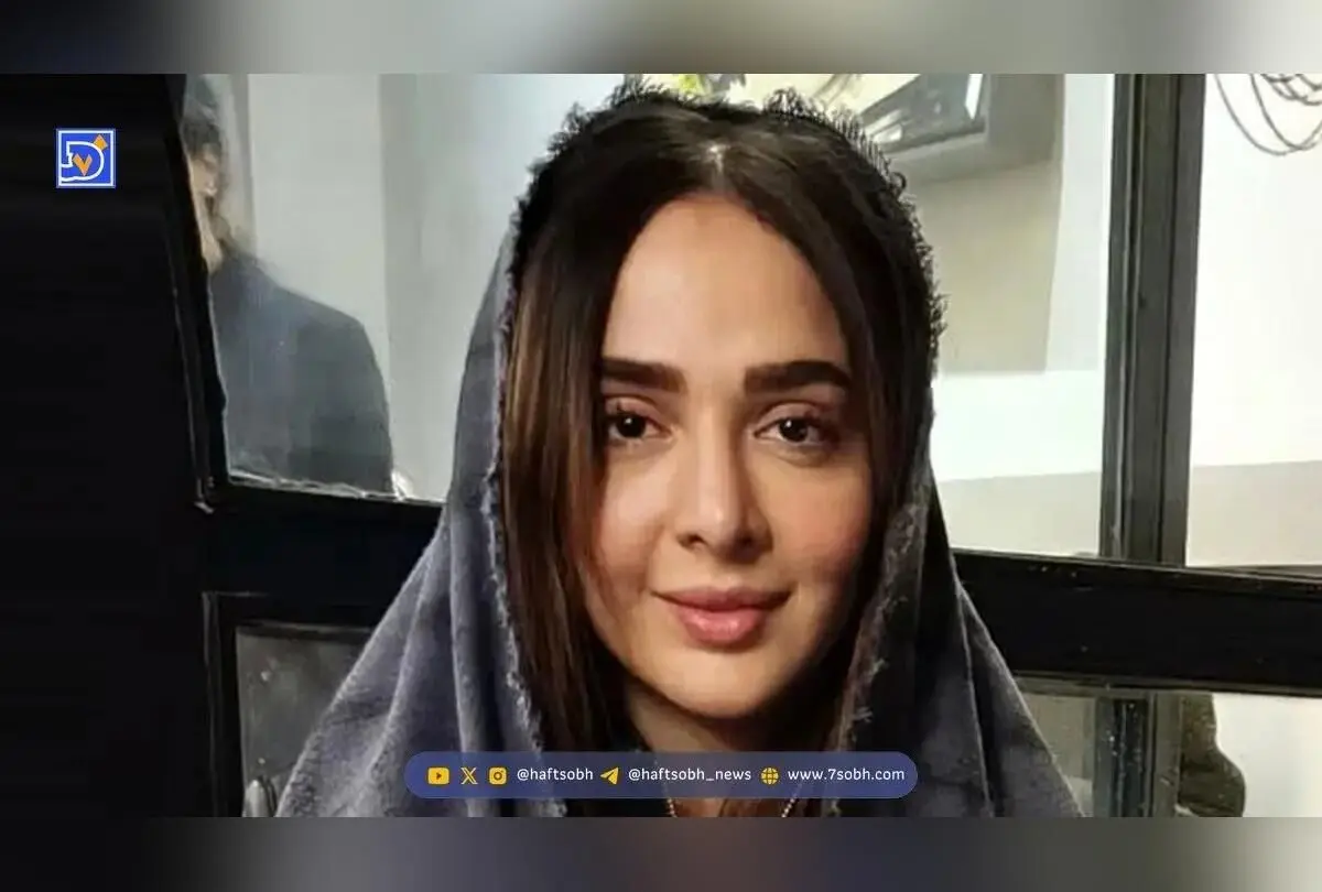 عکس جدید یاسمین در لحظه گرگ و میش با لباس توری و عروسکی، استایلی مدرن و خاص