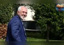 عکس جذاب ظریف در مزرعه چای لاهیجان با تیپ اسپورت و کلاه منحصربفرد با نقش ایران