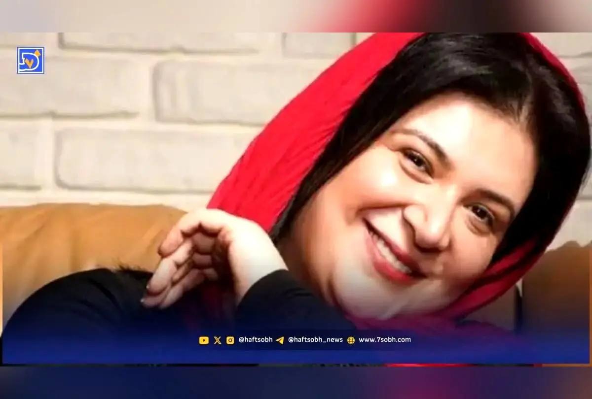 استایل بی‌نظیر و جذاب هما سعادت در ۵۵ سالگی؛ بازیگر پایتخت با ظاهر لاغرتر و شیک پس از دریافت جایزه در جشنواره فیلم شهر