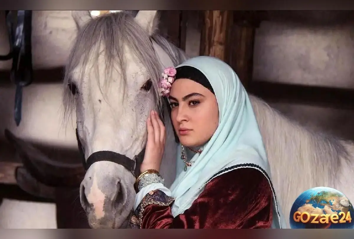 مدل کیف شیک و مینیمال مریم مومن در جشن حافظ + عکس‌های جذاب و استایل خاص