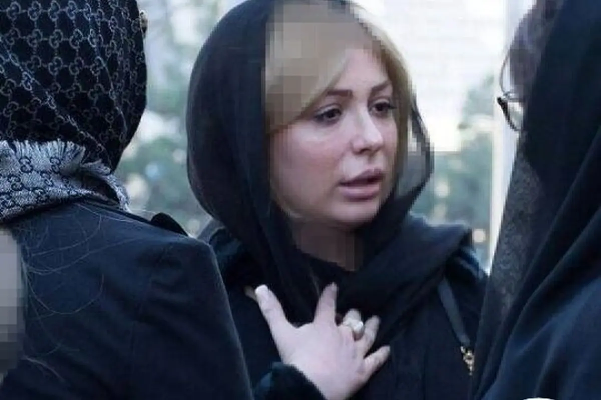 تصاویر و واکنش‌های همدردی بازیگران در مراسم ختم پدر نیوشا ضیغمی + چهره‌های مشهور در کنار خانواده