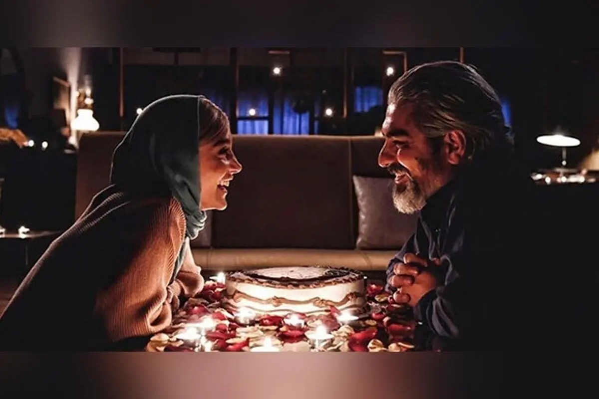 استایل جذاب و ورزشی ساقی حاجی‌پور در کنار دریا؛ عکس و جزئیات سفر بازیگر «هم‌گناه»