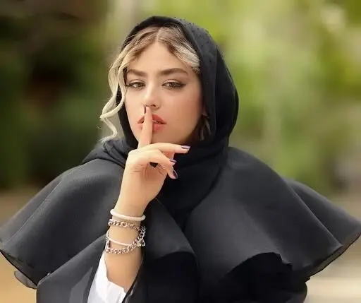 ریحانه پارسا با موتورسواری در خیابان‌های استانبول خبرساز شد!