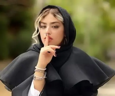 ریحانه پارسا با موتورسواری در خیابان‌های استانبول خبرساز شد!