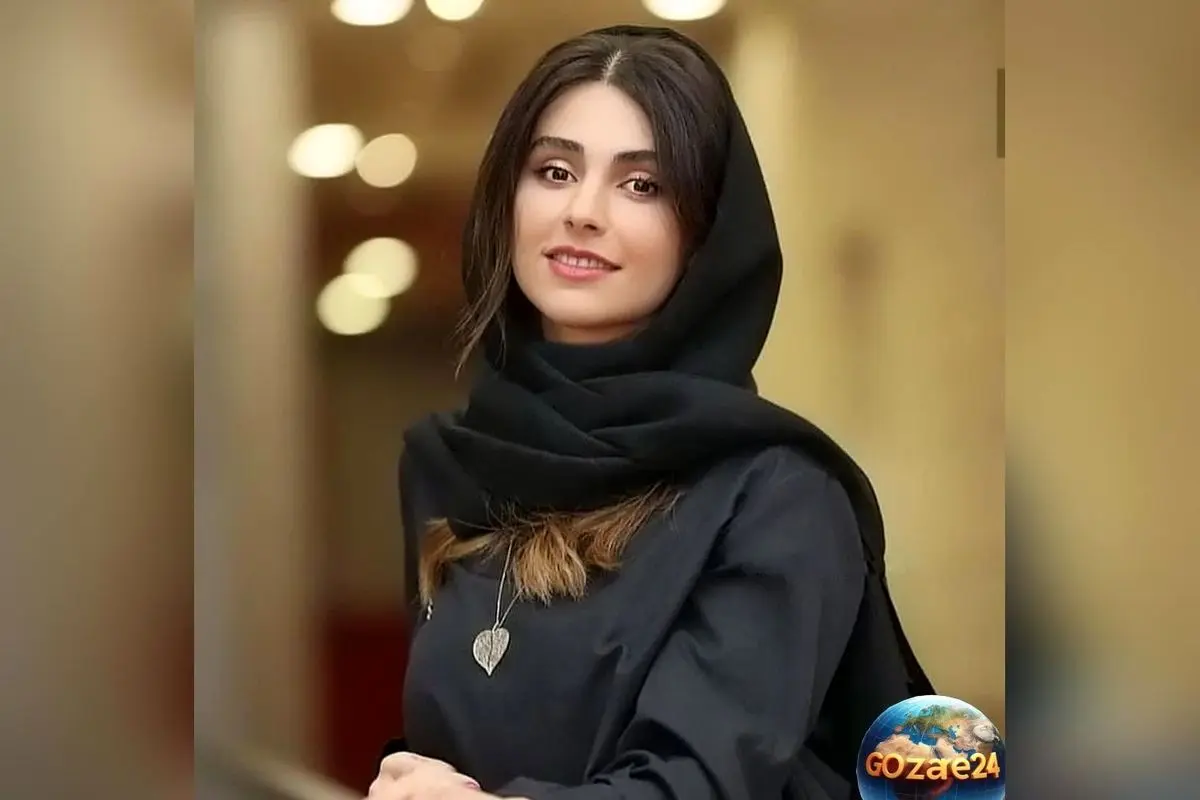 عکاسی خلاقانه لاله مرزبان مقابل برج ایفل با استایل باوقار و حجاب زیبا