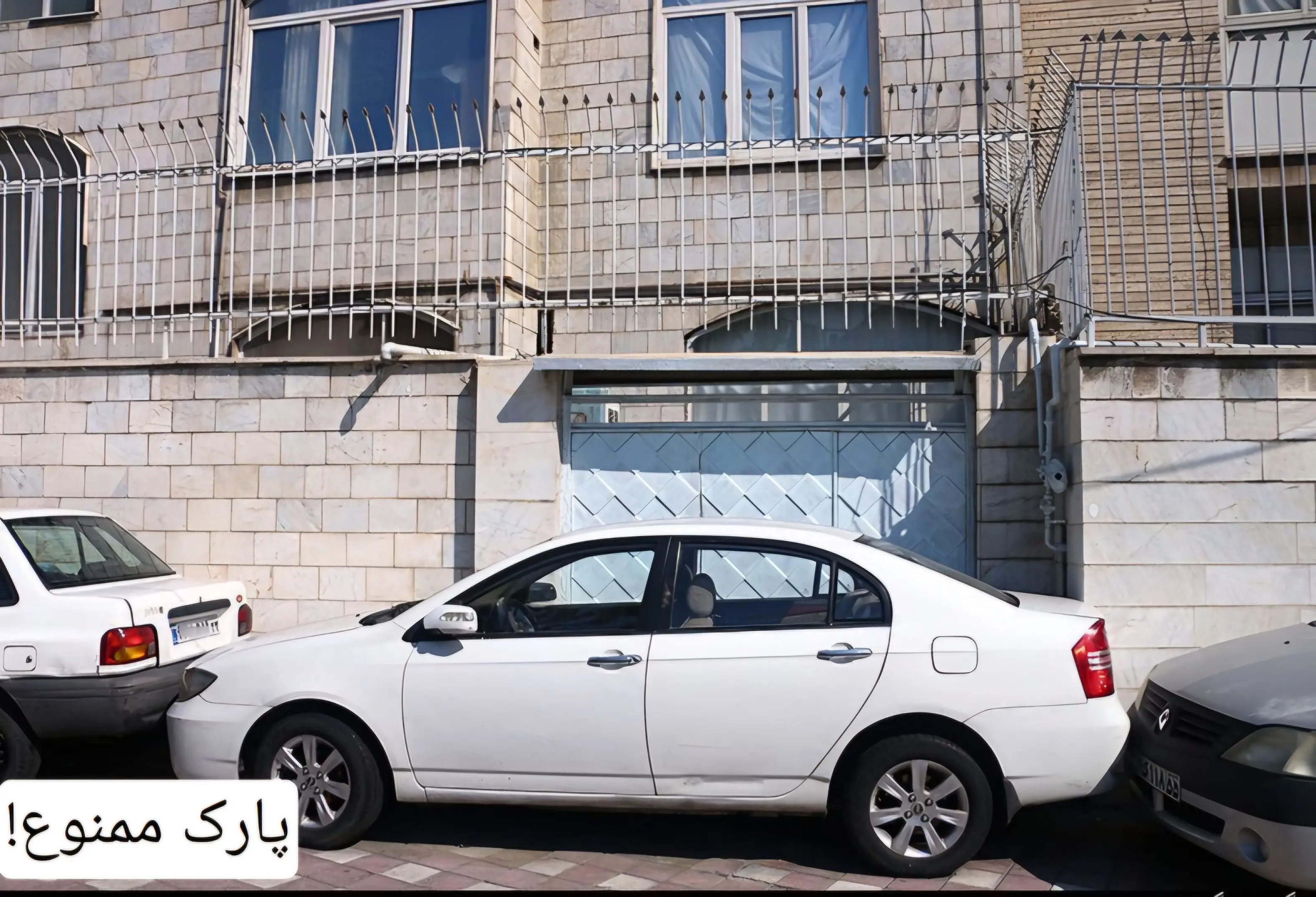 استوری جالب سپند امیر سلیمانی؛ چطور بگه که پارک نکنید!