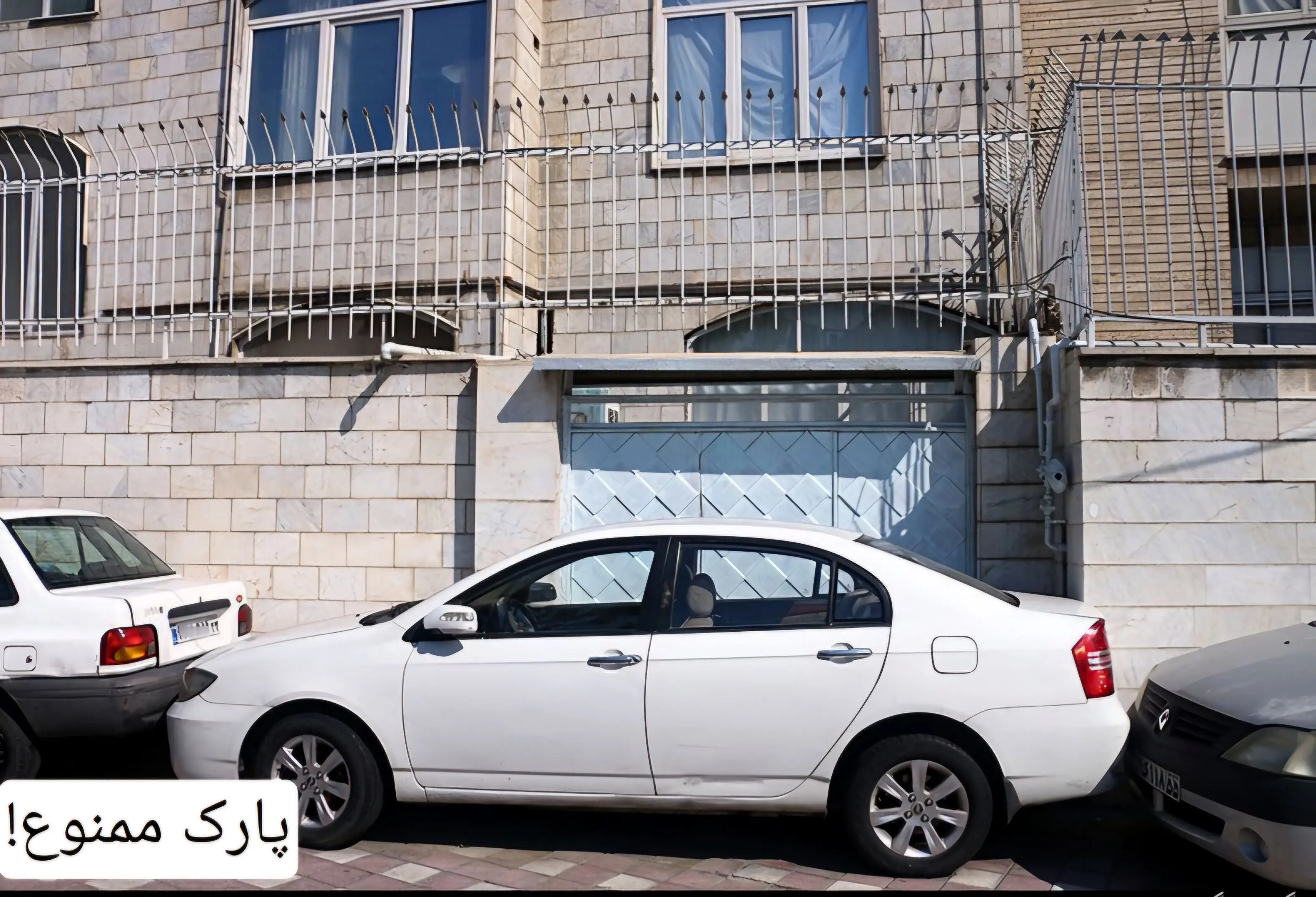 استوری جالب سپند امیر سلیمانی؛ چطور بگه که پارک نکنید!