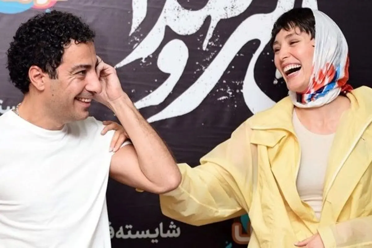 چیدمان لوکس منزل فرشته حسینی و نوید محمدزاده با مبلمان کلاسیک، هنر دیواری و طراحی گرم و شاعرانه