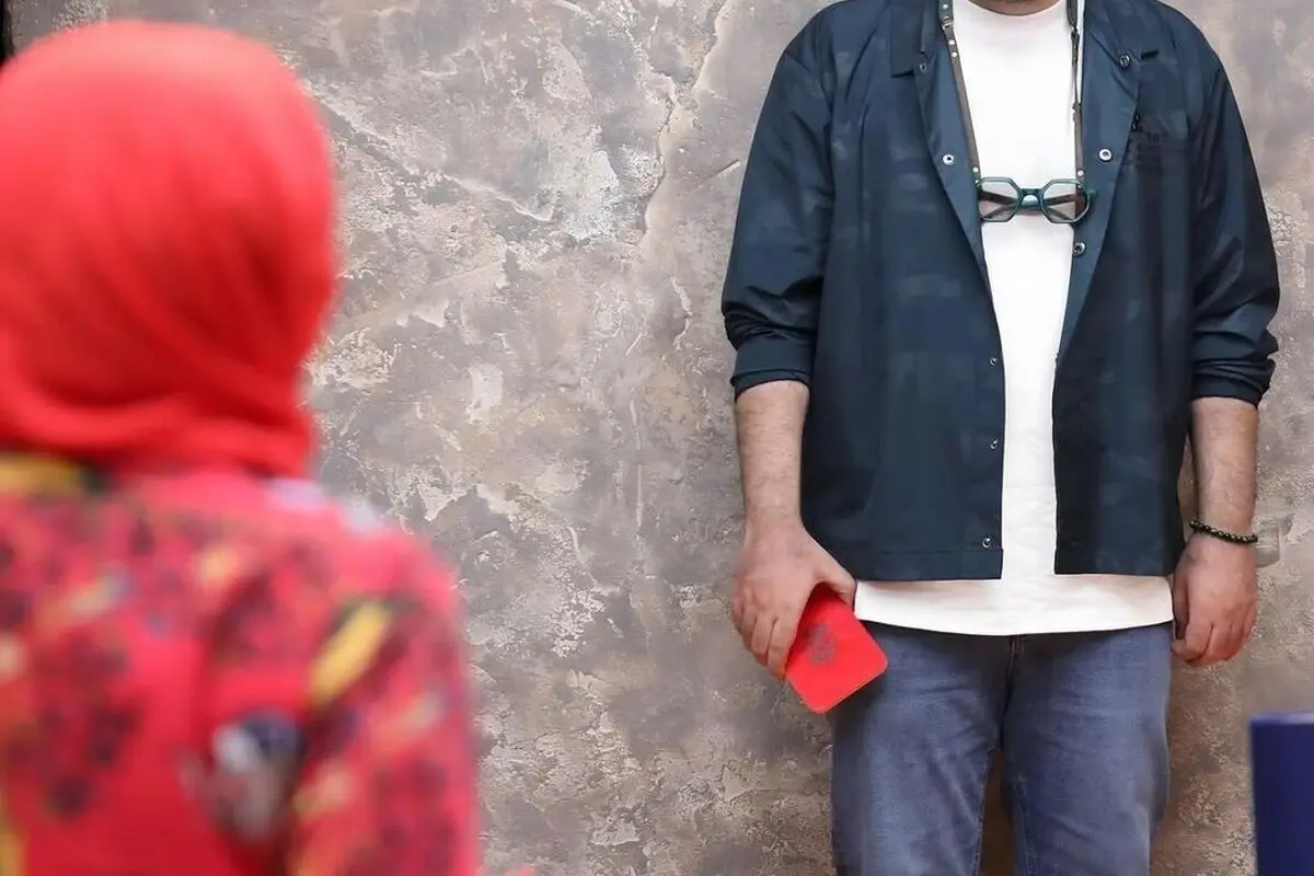 عکس جالب احسان علیخانی با عروس هلندی در خوی؛ سفر او به مناطق زلزله‌زده و لحظه دیدنی