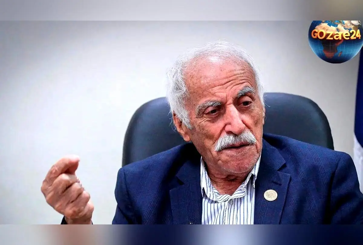 تصویر نادر از عزت‌الله رمضانی‌فر قبل از انقلاب در کنار بهمن مفید در فیلم «والده آقا مصطفی»