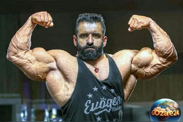 تصویر رهبر انقلاب روی گوشی هادی چوپان در مراسم تشییع پیکر فرامرز عزیزی + واکنش‌های جالب