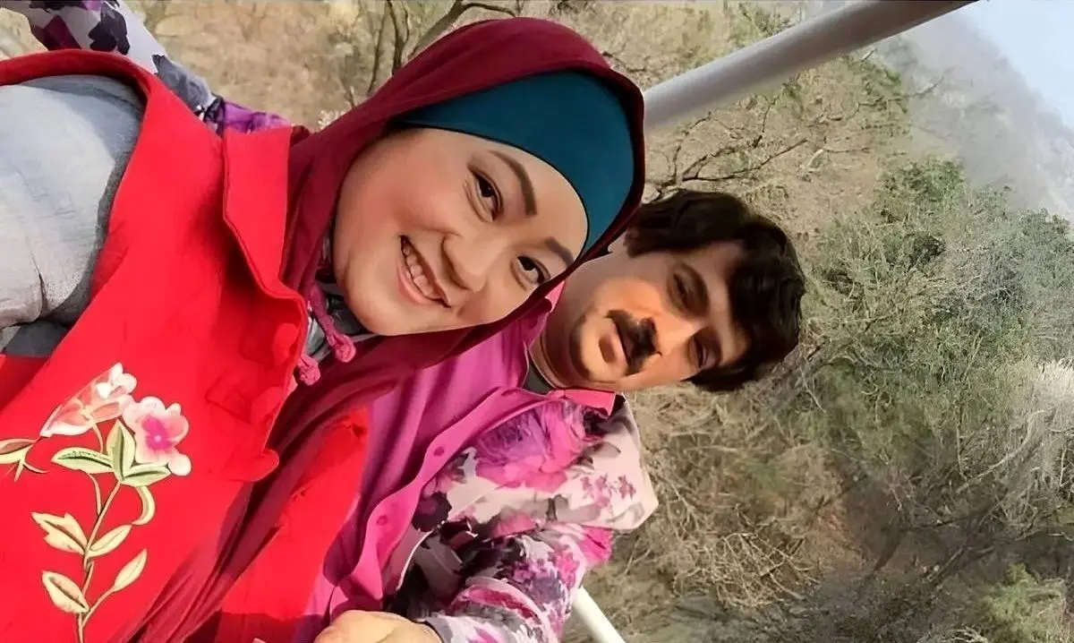 تصویر قدیمی و نادر از شخصیت‌های چوچانگ و برادرانش در پشت صحنه سریال پایتخت ۱۳۹۴ دوباره در فضای مجازی ویروال شد