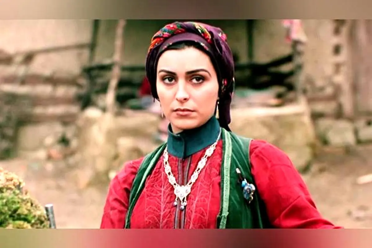 خانه ویلایی دیدنی ماه‌چهره خلیلی در سریال «گذر از رنج‌ها» و دلتنگی پس از درگذشت بازیگر