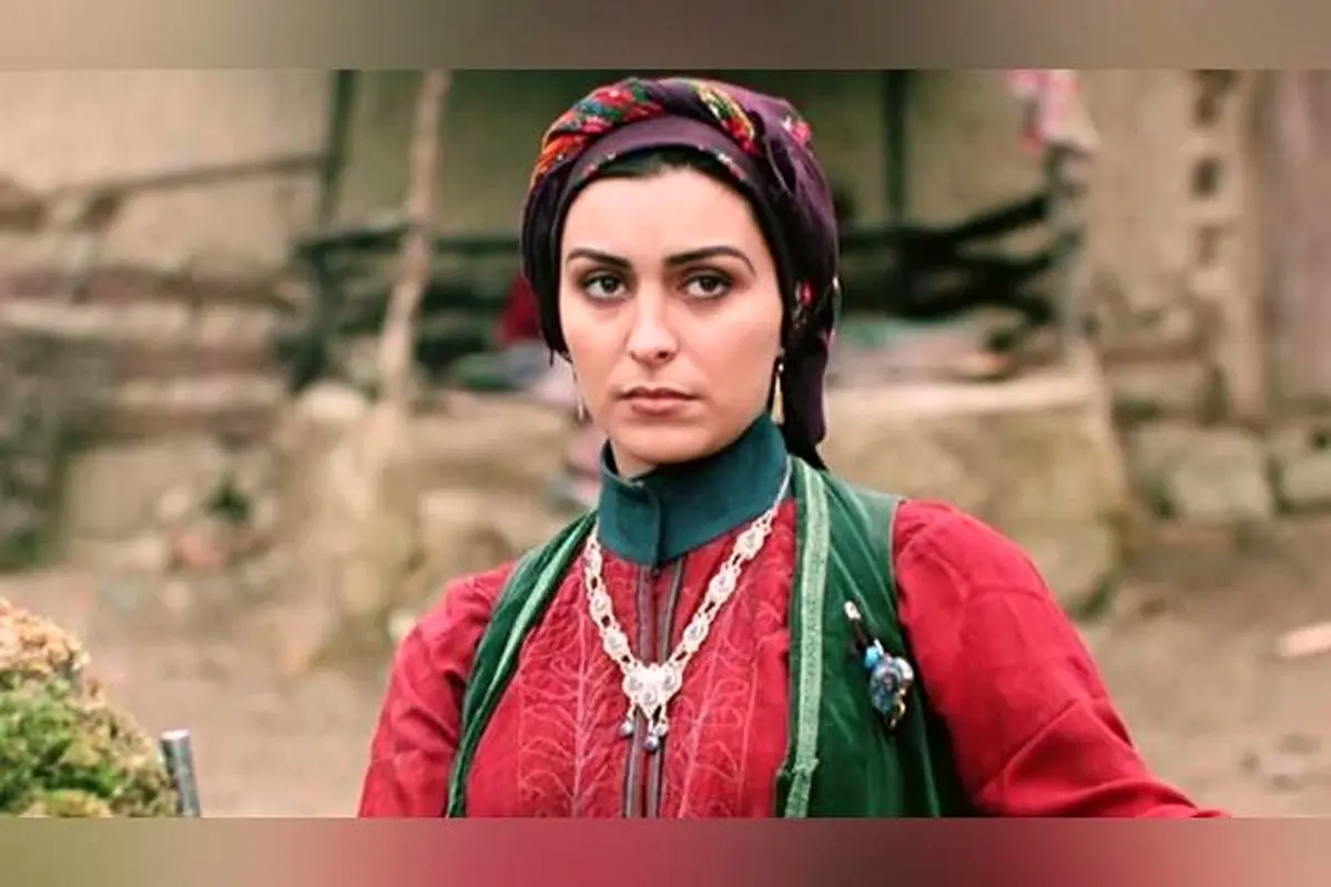 خانه ویلایی دیدنی ماه‌چهره خلیلی در سریال «گذر از رنج‌ها» و دلتنگی پس از درگذشت بازیگر