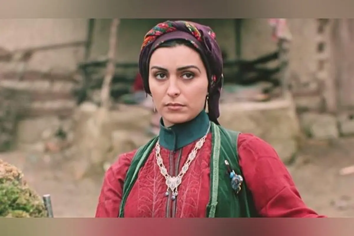 خانه ویلایی دیدنی ماه‌چهره خلیلی در سریال «گذر از رنج‌ها» و دلتنگی پس از درگذشت بازیگر
