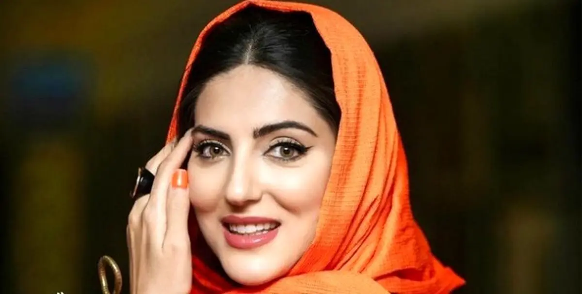 هلیا امامی با ماشین لوکس و گران‌قیمت در کنار خودرو جدید خود رونمایی کرد