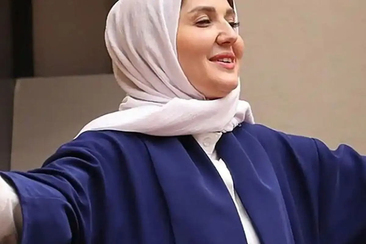 گلوریا هاردی در یزد: لحظه‌های خاص در فروشگاه کیف‌های سنتی شهر تاریخی