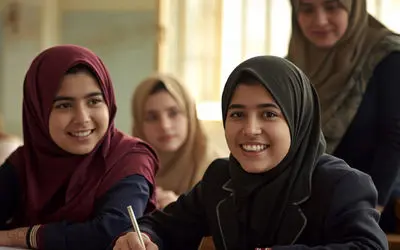 پیام‌های بامزه و خلاقانه روز دانش‌آموز برای هم‌مدرسه‌ای‌ها