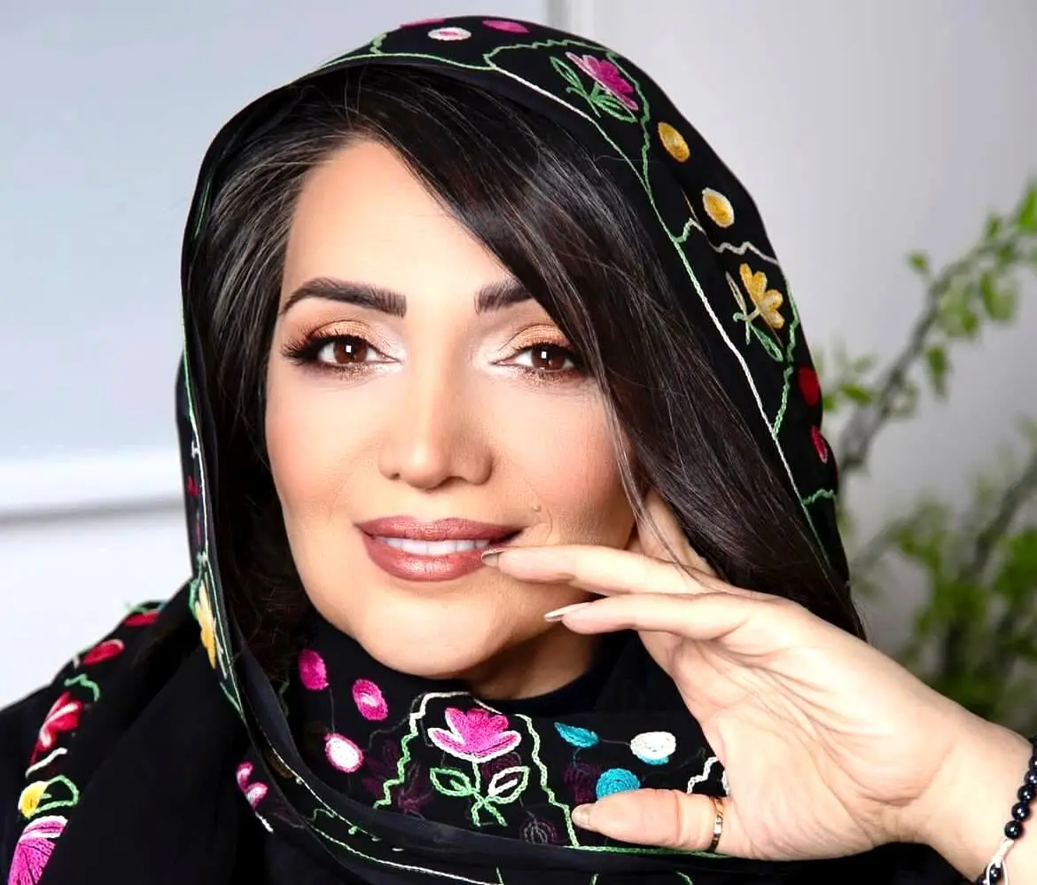 مرهم زخم‌های الهام پاوه نژاد چیست؟ یا انگیزه بیدار شدن قبل از طلوع آفتاب؟