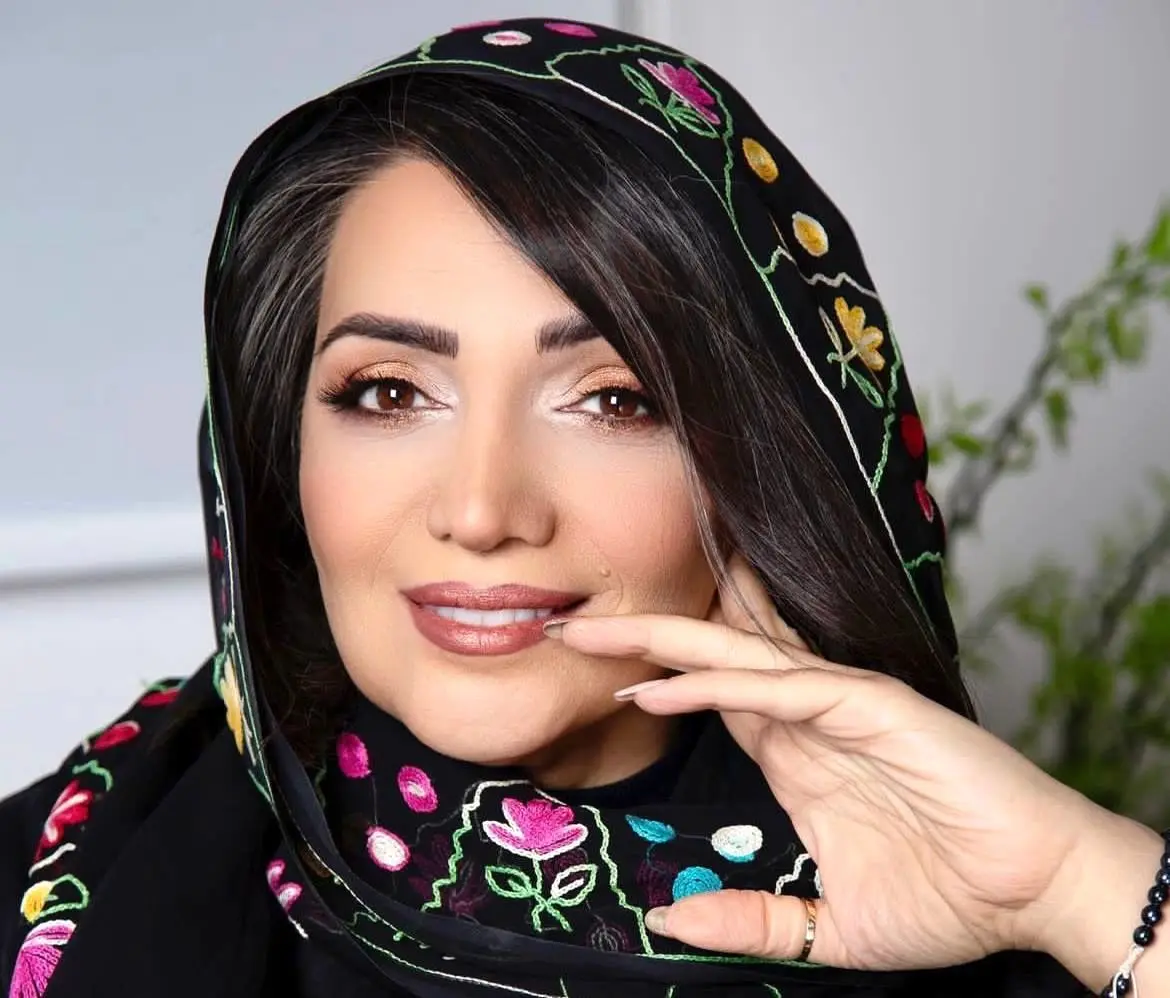 مرهم زخم‌های الهام پاوه نژاد چیست؟ یا انگیزه بیدار شدن قبل از طلوع آفتاب؟
