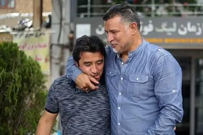 خداداد پنالتی گرفت علی‌دایی زد در بازی خیریه منتخب 98 و منتخب خراسان برای بازمانگان حادثه معدن
