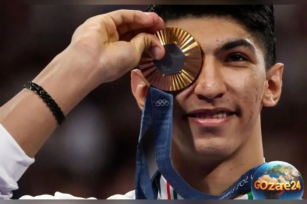 پدر آرین سلیمی: پسرم برایمان خانه و ماشین خریده است؛ قهرمان طلای المپیک با خانواده‌اش در برنامه 1001