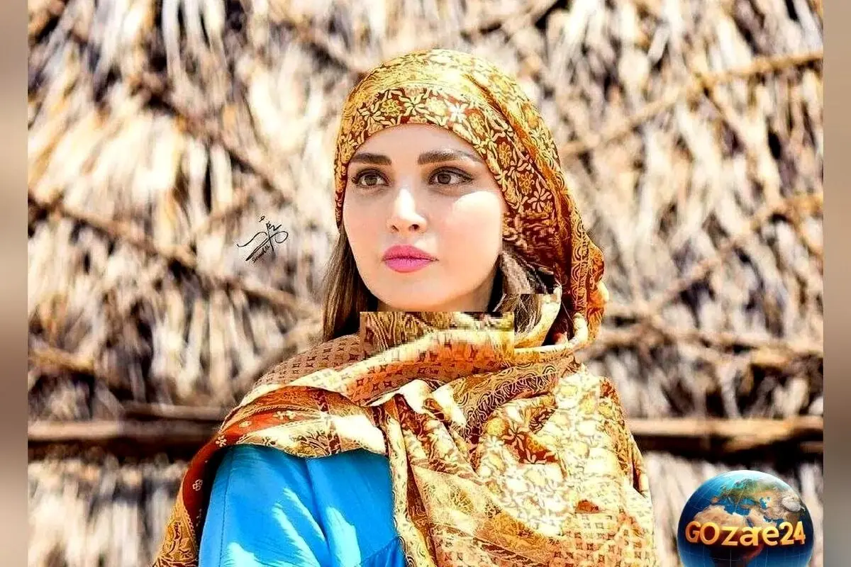 بهنوش طباطبایی در پشت صحنه سریال «سووشون» با روسری خاص و طرح‌دار + عکس جدید