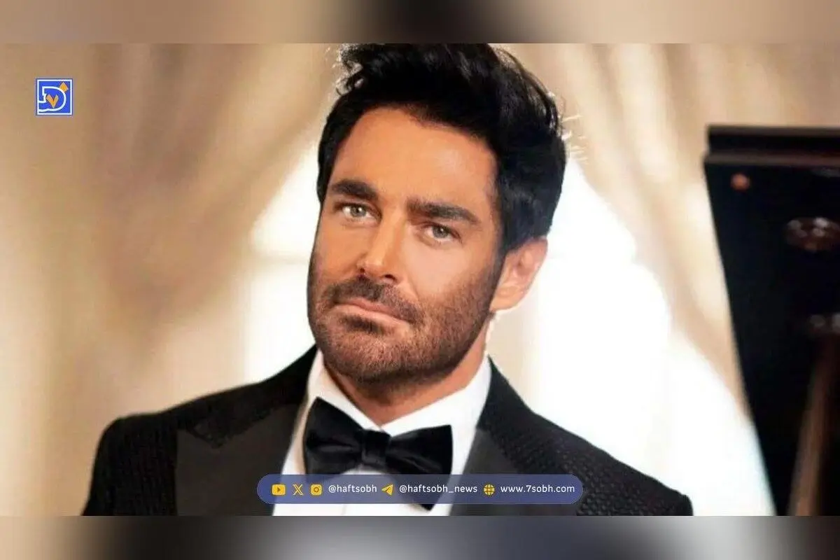 عکس سوپرلاکچری رضا گلزار در داخل هواپیما و لحظه‌های دیدنی سلفی با مسافران در فضای مجازی