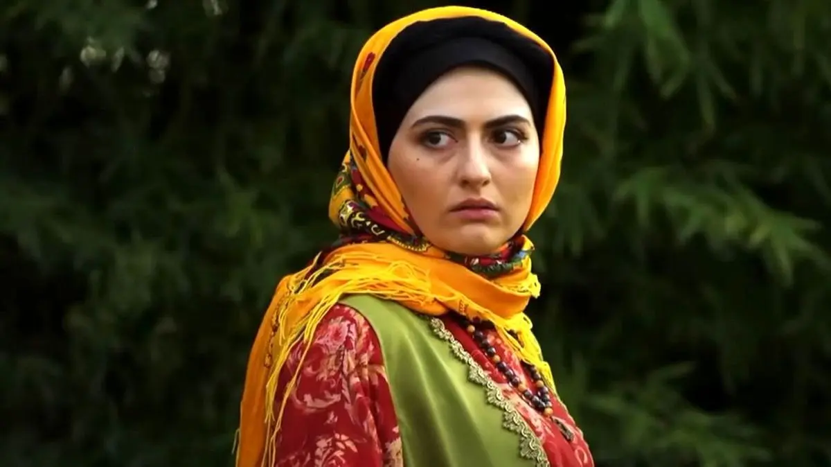 بیوگرافی و حواشی زندگی پریسا دوستی بازیگر سریال سوجان | از تئاتر تا نقش انیس در تلویزیون