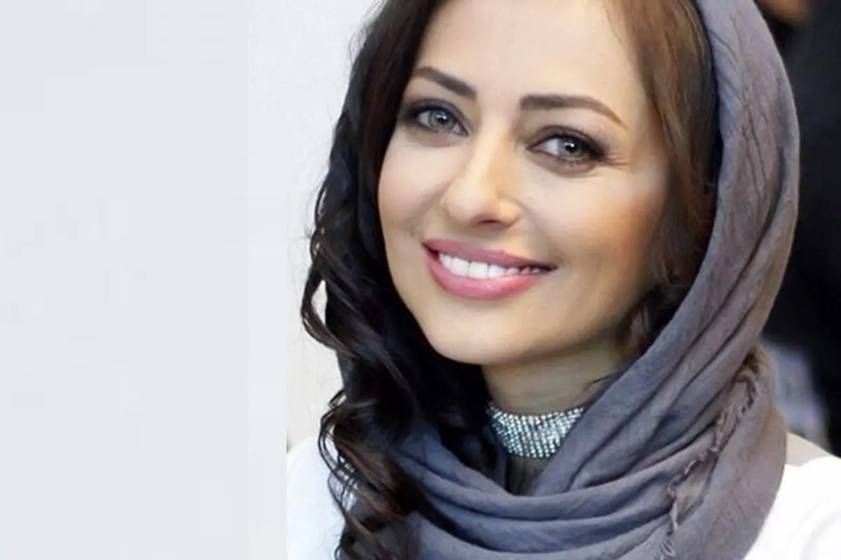 نفیسه روشن با مدلینگ متفاوت و تاج مشکی ترسناک + تشابه به انیمیشن افسونگر