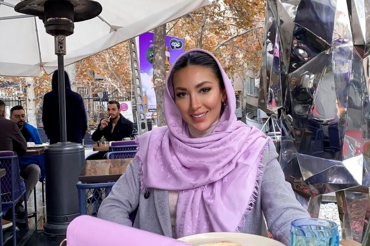 بشقاب‌های قدیمی گل سرخ مینا مختاری همسر بهرام رادان در جهیزیه و علاقه‌مندی به ظروف قدیمی + تصاویر