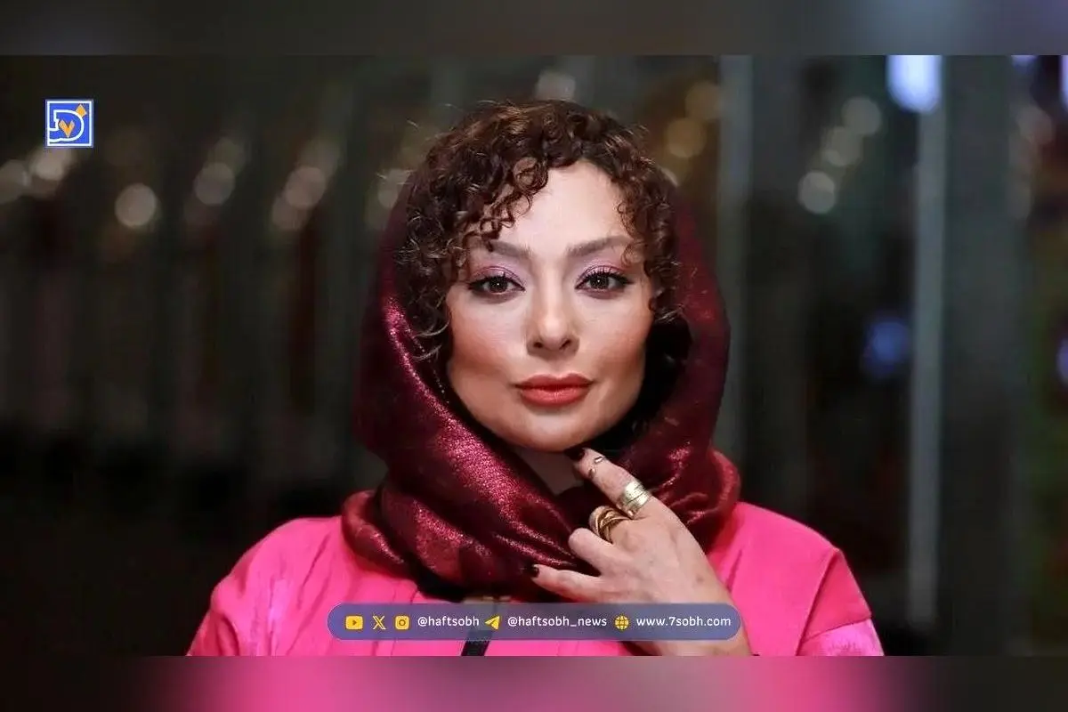 عکس‌های تولد لاکچری یکتا ناصر با تم قرمز و حضور مادر و خواهرش در شب ۴۲ سالگی