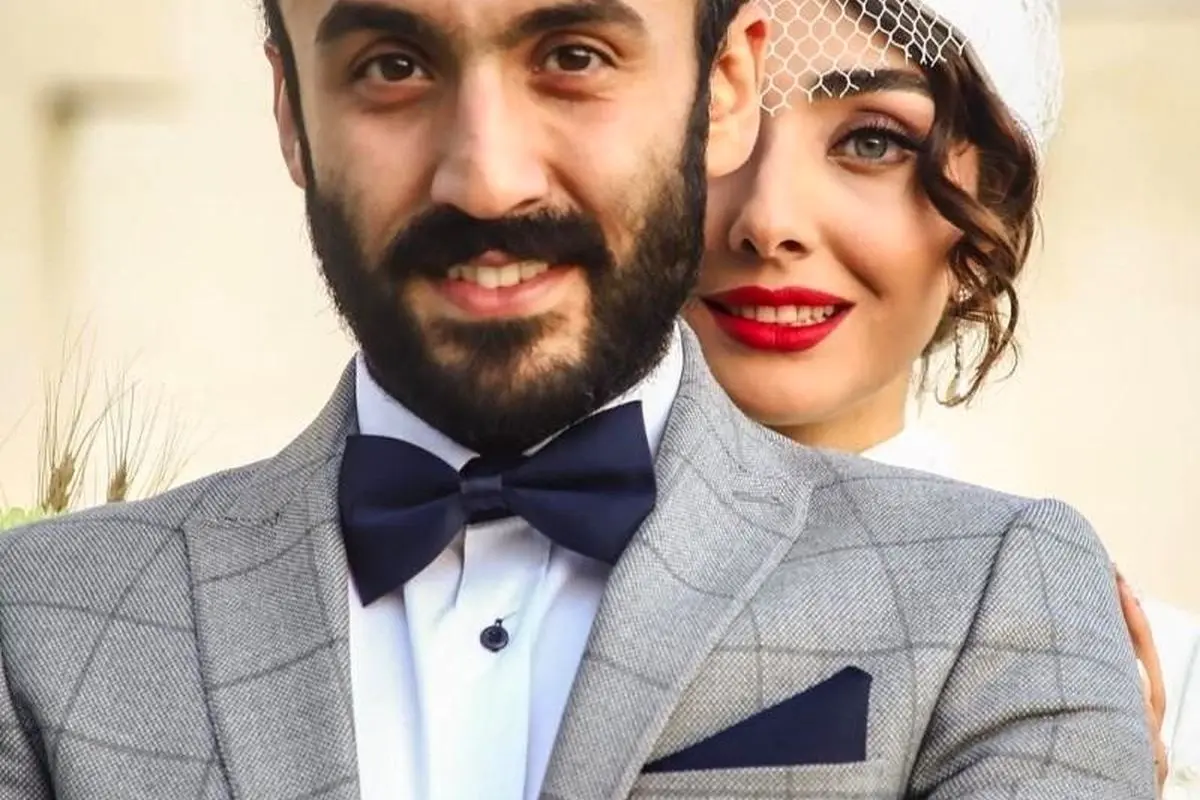 عکس تولد پسر فاطمه گودرزی در کافه با تم طلایی و طراحی کیک سهبعدی خلاقانه