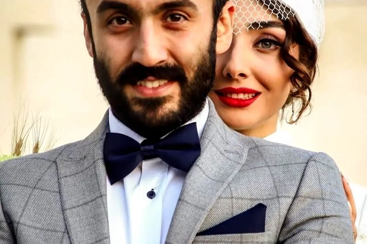 عکس تولد پسر فاطمه گودرزی در کافه با تم طلایی و طراحی کیک سه‌بعدی خلاقانه