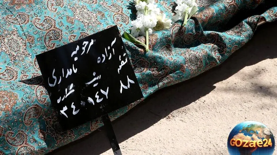تصاویر غم‌انگیز و چهره‌های اندوهگین هنرمندان در مراسم سالگرد درگذشت آزاده نامداری + عکس‌های دیدنی