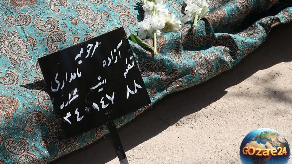 تصاویر غم‌انگیز و چهره‌های اندوهگین هنرمندان در مراسم سالگرد درگذشت آزاده نامداری + عکس‌های دیدنی