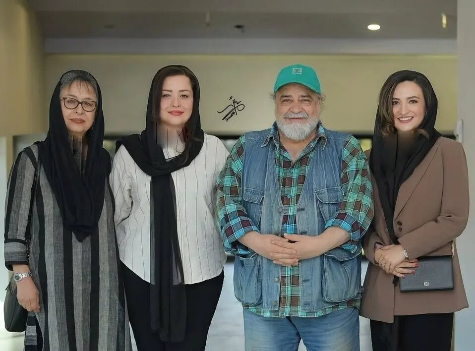 درختی از استایل‌های بی‌نظیر هنرمندان در اختتامیه جشنواره «آسمون» با داوری ایرج طهماسب، مهراوه شریفی‌نیا، محمدرضا شریفی‌نیا، گلاره عباسی، امین زندگانی و آزیتا حاجیان؛ اجرای مژده لواسانی، جشنی از زیبایی و استایل در شب خاطره‌انگیز!