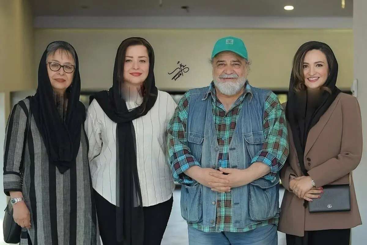 درختی از استایل‌های بی‌نظیر هنرمندان در اختتامیه جشنواره «آسمون» با داوری ایرج طهماسب، مهراوه شریفی‌نیا، محمدرضا شریفی‌نیا، گلاره عباسی، امین زندگانی و آزیتا حاجیان؛ اجرای مژده لواسانی، جشنی از زیبایی و استایل در شب خاطره‌انگیز!