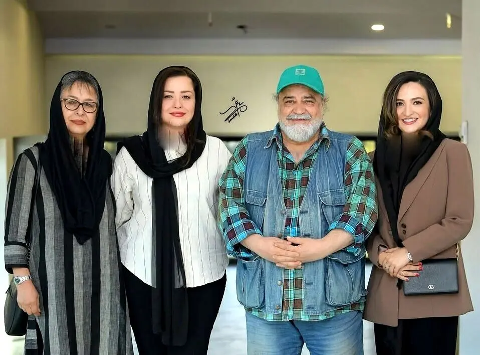 درختی از استایل‌های بی‌نظیر هنرمندان در اختتامیه جشنواره «آسمون» با داوری ایرج طهماسب، مهراوه شریفی‌نیا، محمدرضا شریفی‌نیا، گلاره عباسی، امین زندگانی و آزیتا حاجیان؛ اجرای مژده لواسانی، جشنی از زیبایی و استایل در شب خاطره‌انگیز!