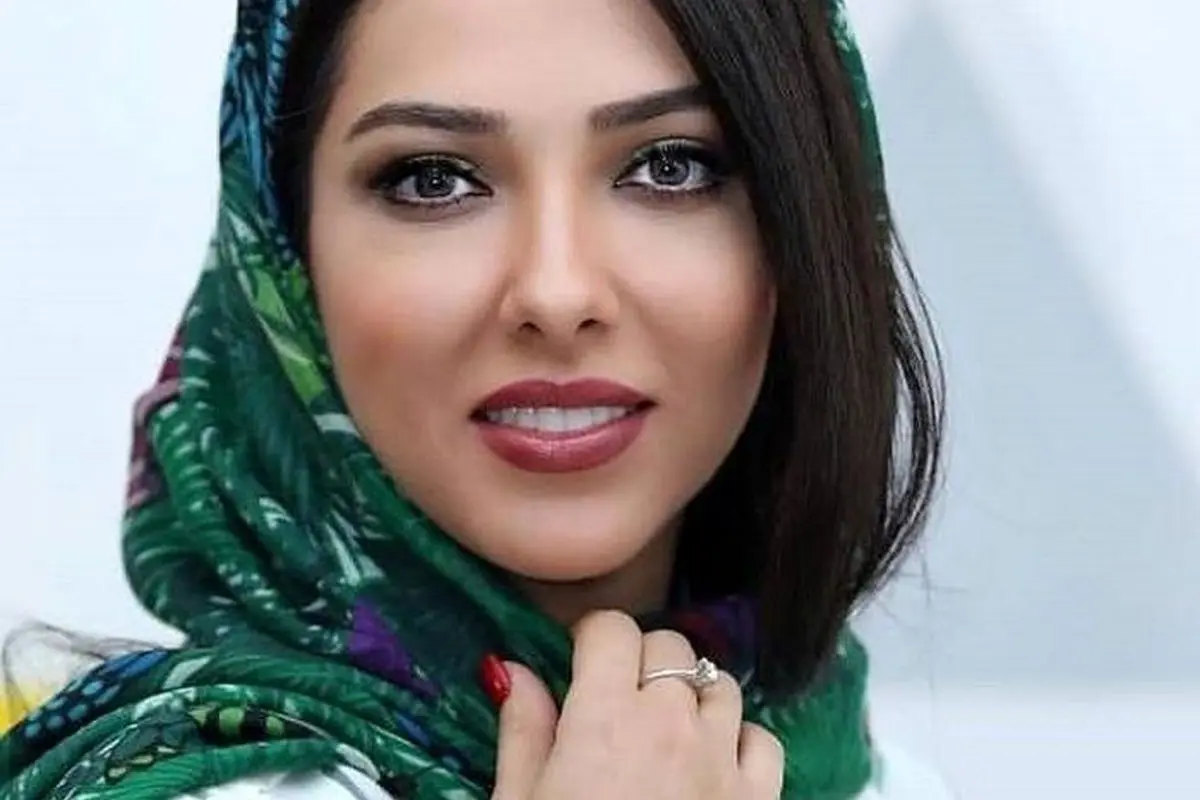 عاشقانههای لیلا اوتادی در تالار آینه با استایل رنگیرنگی و مجلسی