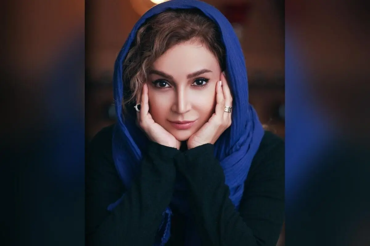 کافه‌ای در دبی با طراحی هنری و کلاسیک؛ شبنم قلی‌خانی در کنار فضای دل‌نشین