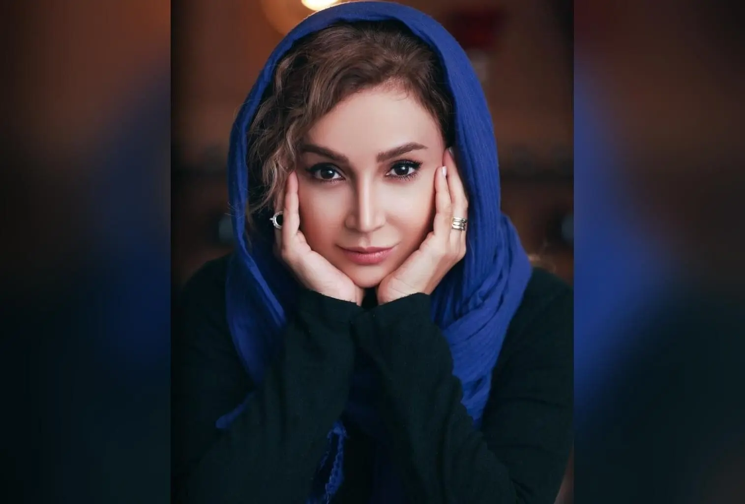 کافه‌ای در دبی با طراحی هنری و کلاسیک؛ شبنم قلی‌خانی در کنار فضای دل‌نشین